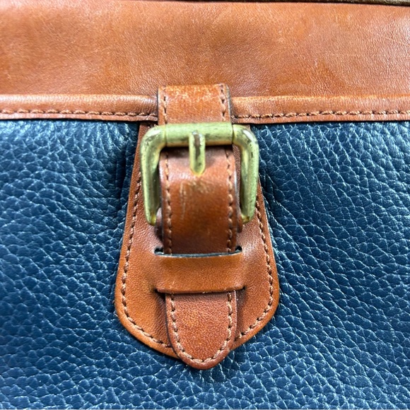 Vintage 90’s Liz Claiborne Pebbled Leather Zip Around Crossbody - Picture 4 of 16